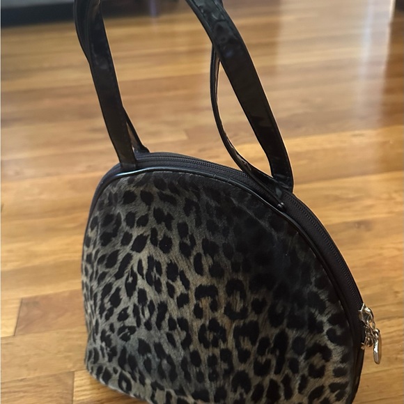 Carlos Falchi faux leopard handbag - Picture 2 of 10
